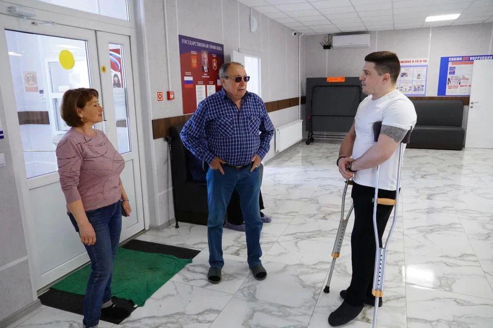 В Керчи проведён рабочий выезд по вопросам безопасности и доступности спортивных объектов В Керчи проведён рабочий выезд по вопросам безопасности и доступности спортивных объектов