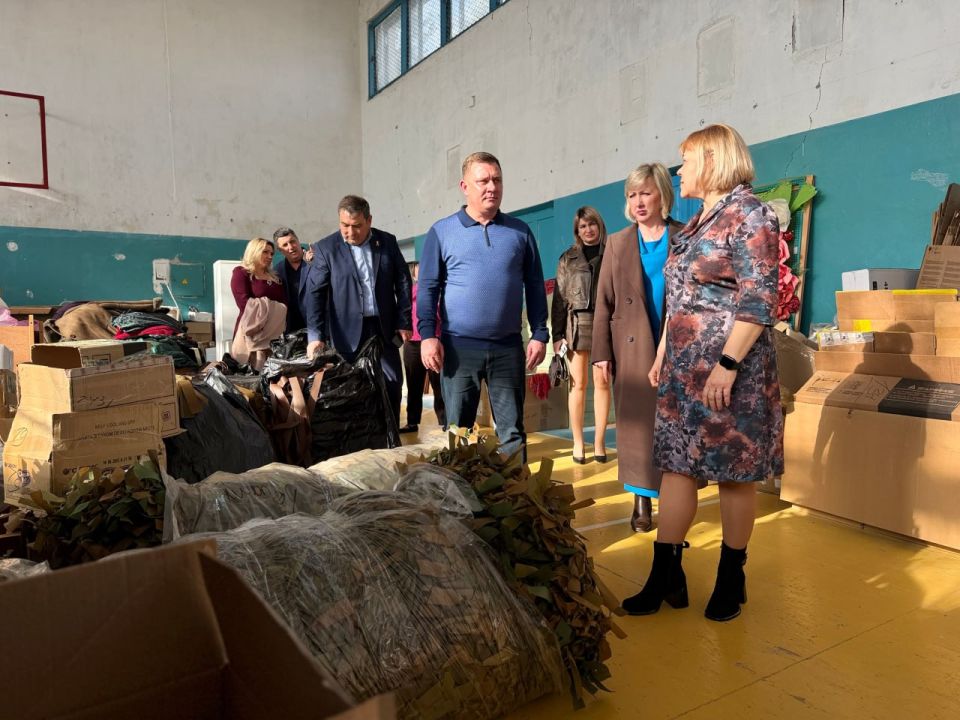 Юрий Нестеренко: Работая на округе, провел рабочую встречу с жителями Николаевского сельского поселения, посетил волонтерскую организацию «Николаевцы Za СВОих», сельский музей Юрий Нестеренко: Работая на округе, провел рабочую встречу с жителями Николаевского сельского поселения, посетил волонтерскую организацию «Николаевцы Za СВОих», сельский музей