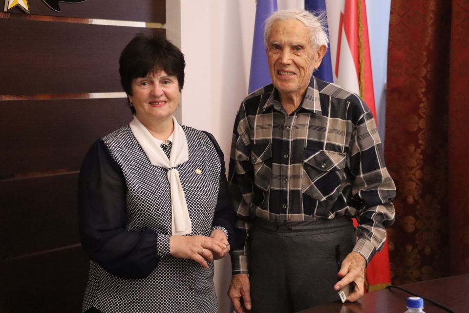 Заместитель главы администрации Эльдар Муждабаев провел встречу с членами местного отделения Русского географического общества Заместитель главы администрации Эльдар Муждабаев провел встречу с членами местного отделения Русского географического общества