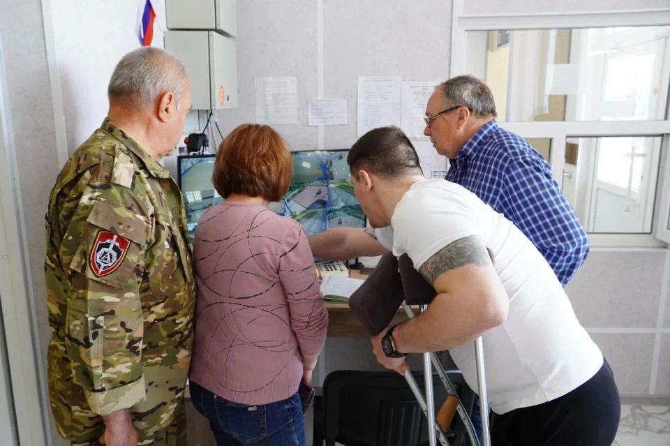 В Керчи проведён рабочий выезд по вопросам безопасности и доступности спортивных объектов В Керчи проведён рабочий выезд по вопросам безопасности и доступности спортивных объектов