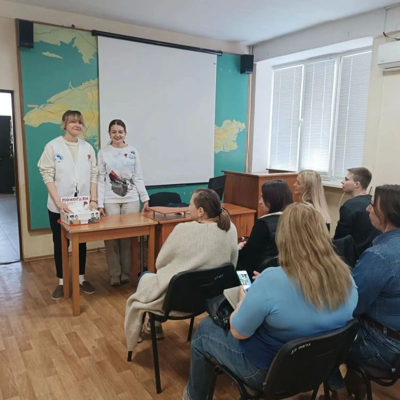 Красная гвоздика – цветок памяти и благодарности Красная гвоздика – цветок памяти и благодарности