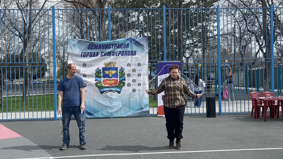18 апреля в Симферополе состоялись яркие и динамичные соревнования по роуп скиппингу (спортивной скакалке) среди семейных команд 18 апреля в Симферополе состоялись яркие и динамичные соревнования по роуп скиппингу (спортивной скакалке) среди семейных команд