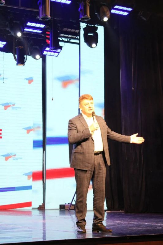 Крым. Россия. Единство. Возрождение — под таким названием прошел праздничный концерт, посвящённый Дню возрождения реабилитированных народов Крыма Крым. Россия. Единство. Возрождение — под таким названием прошел праздничный концерт, посвящённый Дню возрождения реабилитированных народов Крыма