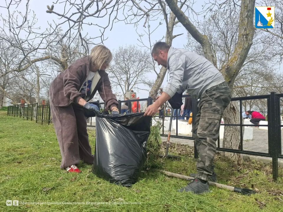 В Севастополе привели в порядок Братское кладбище защитников I-го сектора обороны В Севастополе привели в порядок Братское кладбище защитников I-го сектора обороны