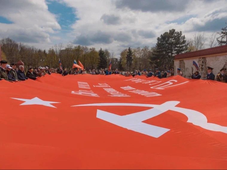 Участники автопробега, который проходит в рамках акции "Знамя Победы", посетили Пятигорск Участники автопробега, который проходит в рамках акции "Знамя Победы", посетили Пятигорск