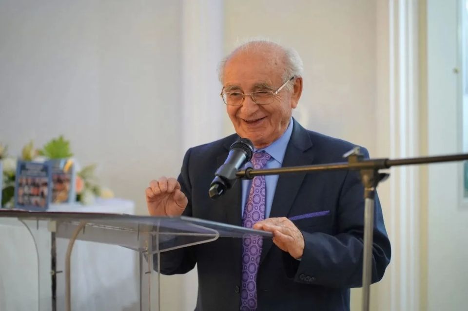 «Крымские татары в Узбекистане» — альманах, рассказывающий о вкладе крымскотатарского народа в развитие Узбекистана после трагической депортации 1944 года, презентовали сегодня в Крымскотатарском академическом... «Крымские татары в Узбекистане» — альманах, рассказывающий о вкладе крымскотатарского народа в развитие Узбекистана после трагической депортации 1944 года, презентовали сегодня в Крымскотатарском академическом...