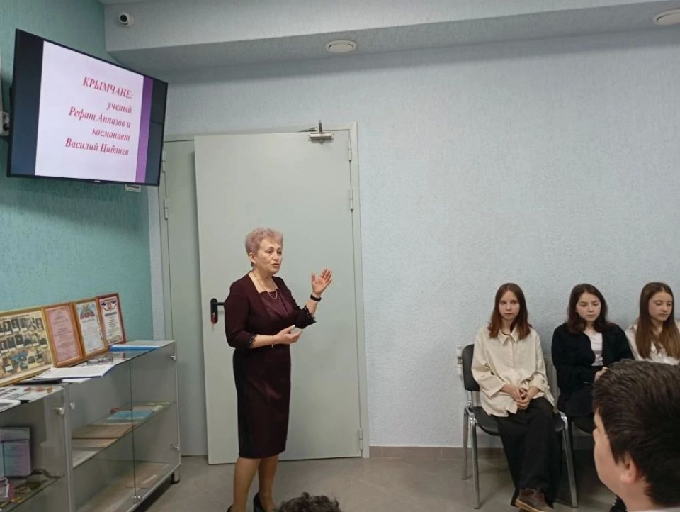 Кировские архивисты рассказали учащимся о развитии космической отрасли Кировские архивисты рассказали учащимся о развитии космической отрасли