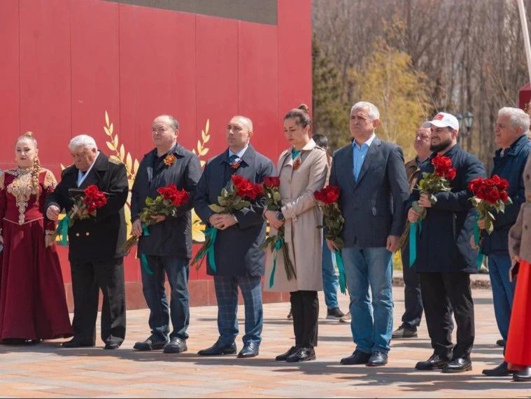 Участники автопробега, который проходит в рамках акции "Знамя Победы", посетили Пятигорск Участники автопробега, который проходит в рамках акции "Знамя Победы", посетили Пятигорск
