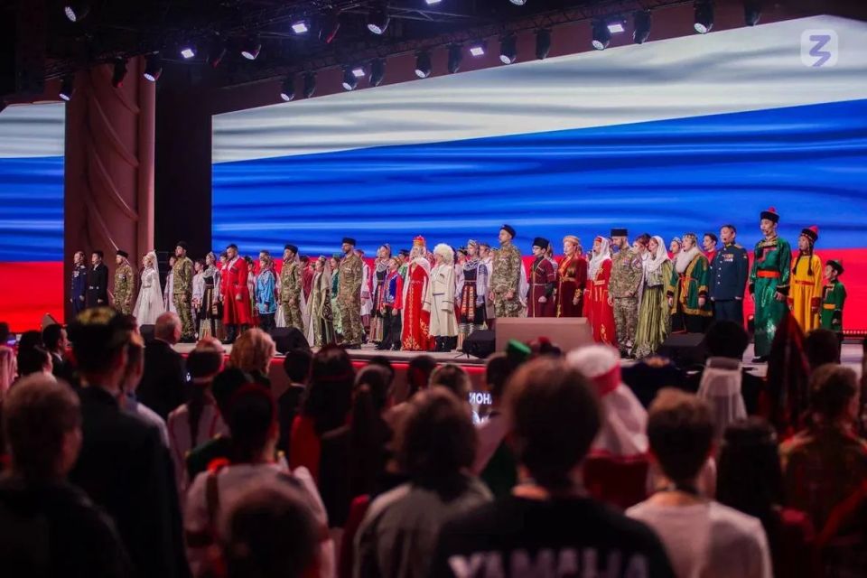 28-30 апреля пройдет просветительский марафон Знание.Первые, приуроченный к Году единства народов России 28-30 апреля пройдет просветительский марафон Знание.Первые, приуроченный к Году единства народов России