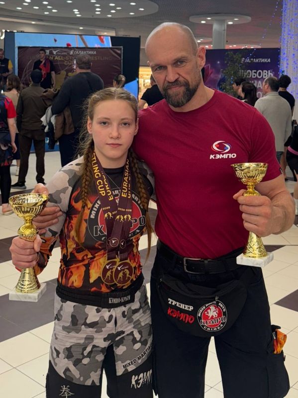 Золото феодосийских спортсменок Золото феодосийских спортсменок