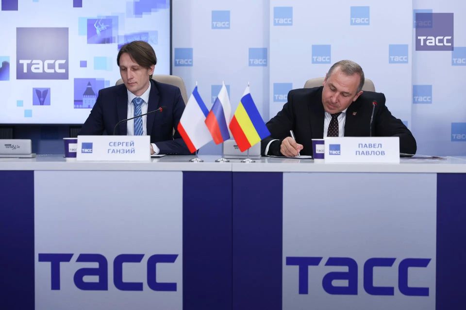 Министерство курортов и туризма Республики Крым и Министерство экономического развития Ростовской области подписали соглашение о сотрудничестве в сфере туризма во время пресс-конференции в РИЦ "ТАСС Юг" Министерство курортов и туризма Республики Крым и Министерство экономического развития Ростовской области подписали соглашение о сотрудничестве в сфере туризма во время пресс-конференции в РИЦ "ТАСС Юг"