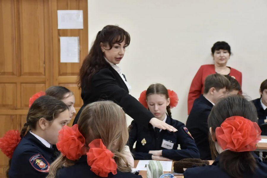 В Севастополе стартовал региональный этап Всероссийского конкурса «Лучший учитель родного языка и родной литературы» В Севастополе стартовал региональный этап Всероссийского конкурса «Лучший учитель родного языка и родной литературы»