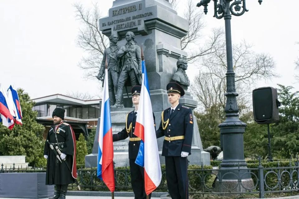 В Симферополе прошло празднование годовщины принятия Крыма, Тамани и Кубани в состав Российской империи В Симферополе прошло празднование годовщины принятия Крыма, Тамани и Кубани в состав Российской империи