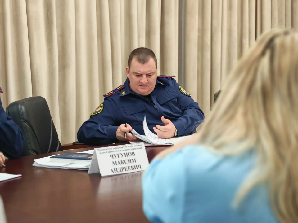 Руководитель ГСУ СК России по Республике Крым и городу Севастополю провел личный прием детей-сирот Руководитель ГСУ СК России по Республике Крым и городу Севастополю провел личный прием детей-сирот