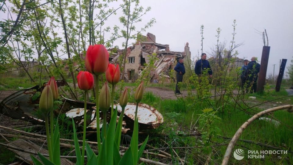 Борщ от "Бобра" и встреча с "Призраком": как волонтеры из Керчи помогают бойцам в ДНР Борщ от "Бобра" и встреча с "Призраком": как волонтеры из Керчи помогают бойцам в ДНР