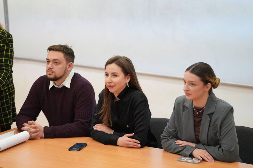 Алексей Зинченко: В Таврической академии КФУ им. В.И. Вернадского встретился со старостами учебных групп Алексей Зинченко: В Таврической академии КФУ им. В.И. Вернадского встретился со старостами учебных групп