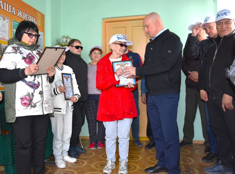 Шашки без границ: в Бахчисарае прошёл уникальный турнир для людей с нарушениями зрения Шашки без границ: в Бахчисарае прошёл уникальный турнир для людей с нарушениями зрения