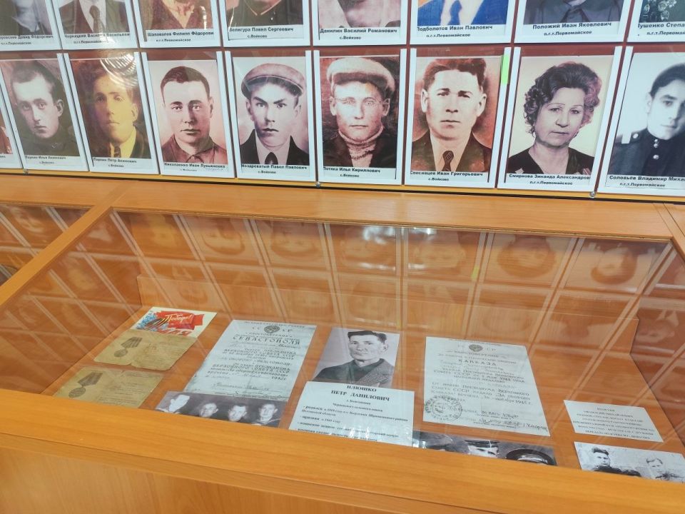 Александр Соколовский: Сегодня ученики 3 го класса Черновской школы побывали на незабываемой экскурсии в Комнате боевой славы! Александр Соколовский: Сегодня ученики 3 го класса Черновской школы побывали на незабываемой экскурсии в Комнате боевой славы!
