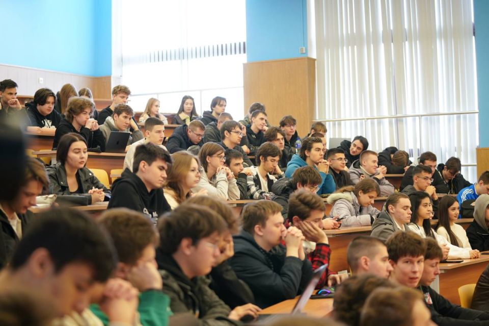 Алексей Зинченко: В Таврической академии КФУ им. В.И. Вернадского встретился со старостами учебных групп Алексей Зинченко: В Таврической академии КФУ им. В.И. Вернадского встретился со старостами учебных групп