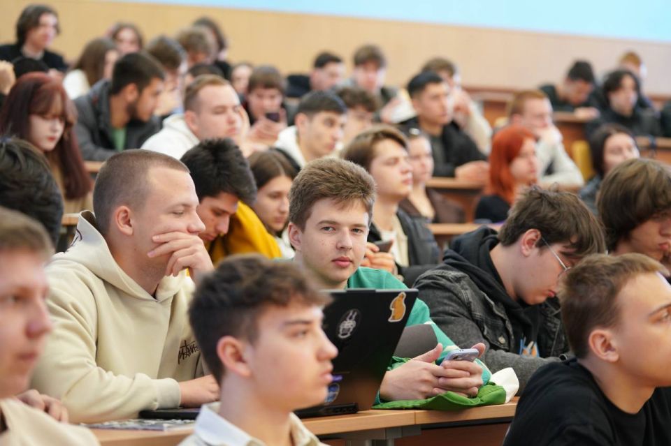 Алексей Зинченко: В Таврической академии КФУ им. В.И. Вернадского встретился со старостами учебных групп Алексей Зинченко: В Таврической академии КФУ им. В.И. Вернадского встретился со старостами учебных групп