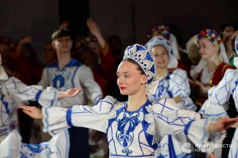 Мы сила: в Алуште собрался "Большой Женсовет" Мы сила: в Алуште собрался "Большой Женсовет"