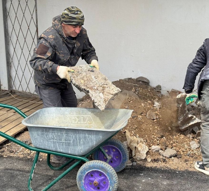 Продолжается капитальный ремонт библиотеки им. Некрасова Продолжается капитальный ремонт библиотеки им. Некрасова