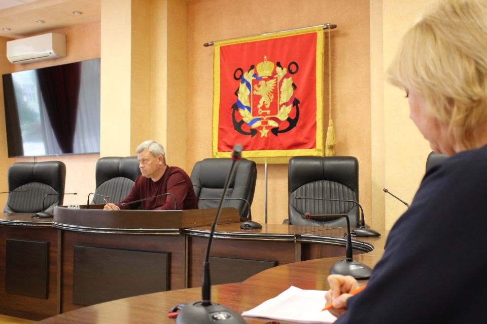В администрации Керчи прошло заседание рабочей группы Межведомственной комиссии РК по противодействию нелегальной занятости и комиссии по вопросам мобилизации налоговых и неналоговых доходов в бюджет города В администрации Керчи прошло заседание рабочей группы Межведомственной комиссии РК по противодействию нелегальной занятости и комиссии по вопросам мобилизации налоговых и неналоговых доходов в бюджет города