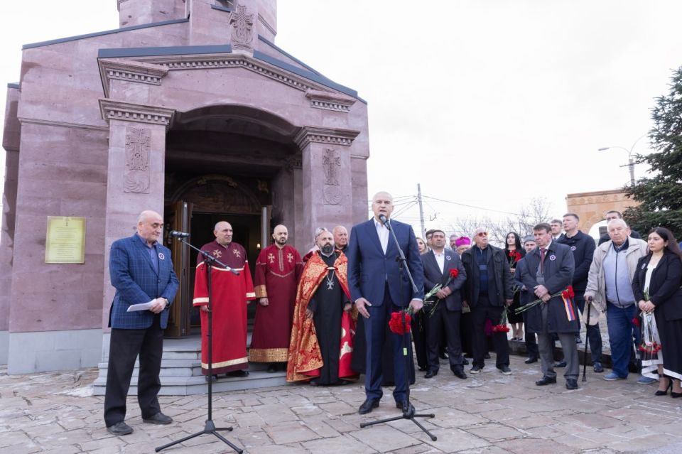 В Симферополе почтили память жертв геноцида армян 1915 года В Симферополе почтили память жертв геноцида армян 1915 года