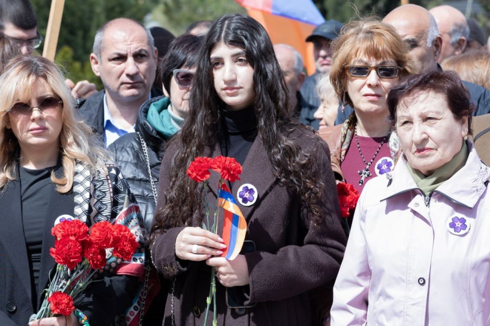 В Симферополе почтили память жертв геноцида армян 1915 года В Симферополе почтили память жертв геноцида армян 1915 года