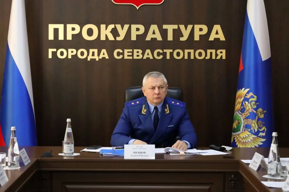�� ��� � ��������� � ����������� �������� ����� 700 ������������� ���������