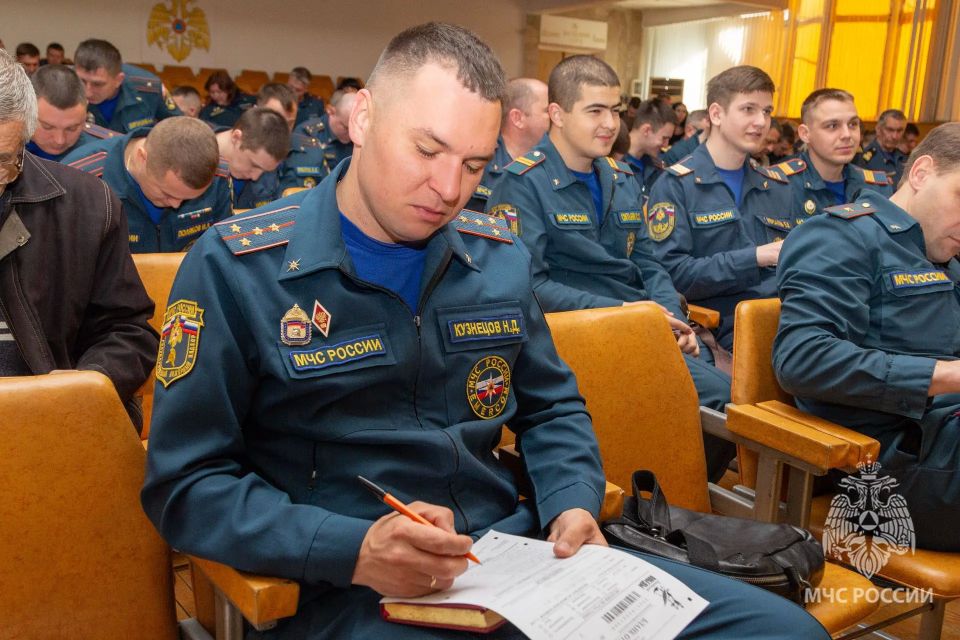 Сотрудники Главного управления приняли участие в «Диктанте Победы- 2026» Сотрудники Главного управления приняли участие в «Диктанте Победы- 2026»