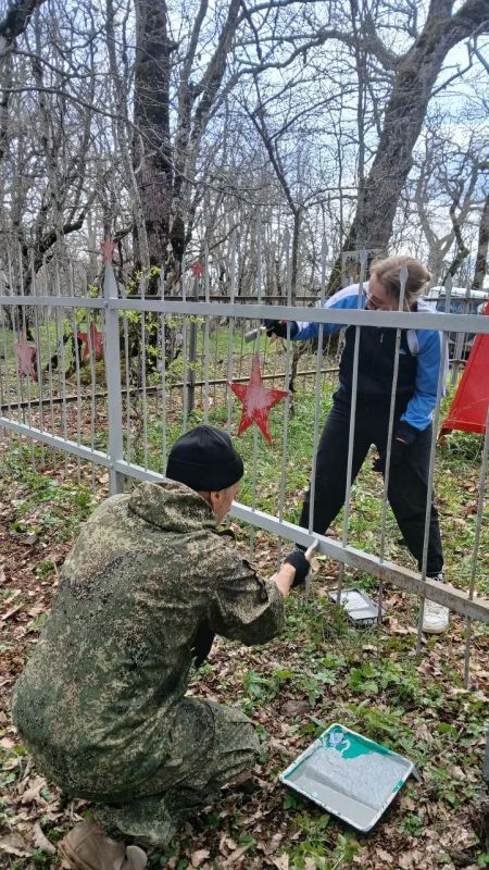 Студенты ГБПОУ РК «Симферопольский колледж радиоэлектроники» и ГБПОУ РК «Симферопольский автотранспортный техникум» привели в порядок памятник партизанам Крыма Студенты ГБПОУ РК «Симферопольский колледж радиоэлектроники» и ГБПОУ РК «Симферопольский автотранспортный техникум» привели в порядок памятник партизанам Крыма