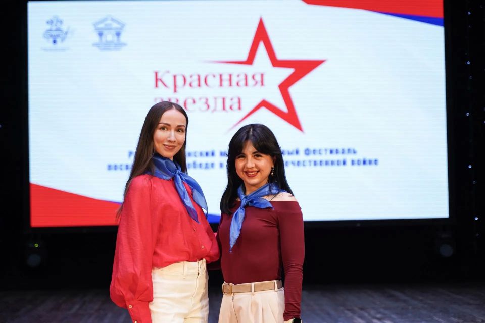 «Синий платочек Победы» — акция благотворительного фонда «Русская земля», уже хорошо знакомая жителям России и многих зарубежных стран