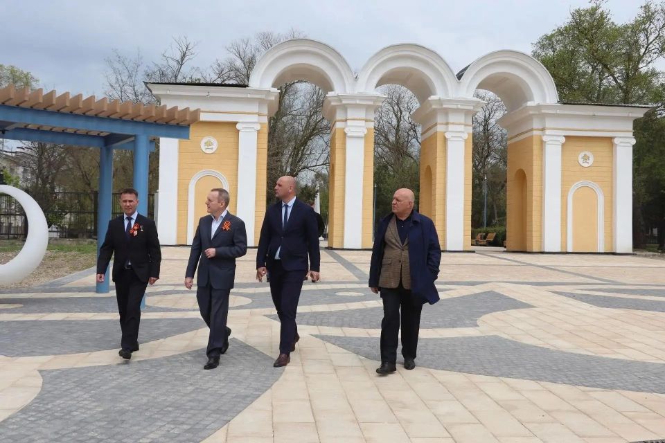 В Керчи открыли мемориальную доскугерою СВО В Керчи открыли мемориальную доскугерою СВО