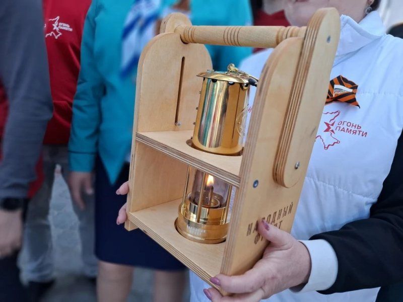 В Севастополь доставили частицу Вечного огня из Москвы В Севастополь доставили частицу Вечного огня из Москвы