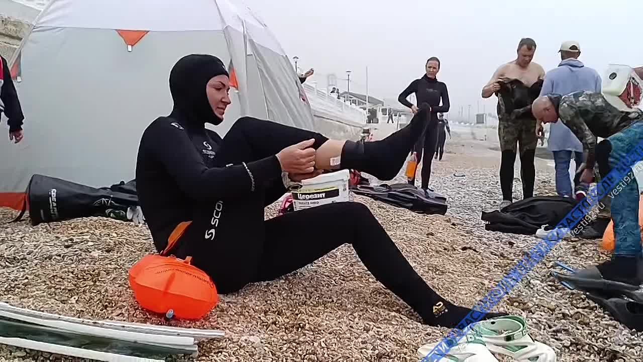 На пляже парка Победы прошел заплыв в честь 81й годовщины Великой Победы