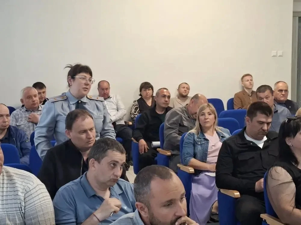 Антон Кравец: Сегодня с участием Представителя Главы Республики Крым в группе муниципальных образований Республики Крым - Ириной Мезавцовой состоялось аппаратное совещание с руководителями предприятий и организаций района... Антон Кравец: Сегодня с участием Представителя Главы Республики Крым в группе муниципальных образований Республики Крым - Ириной Мезавцовой состоялось аппаратное совещание с руководителями предприятий и организаций района...