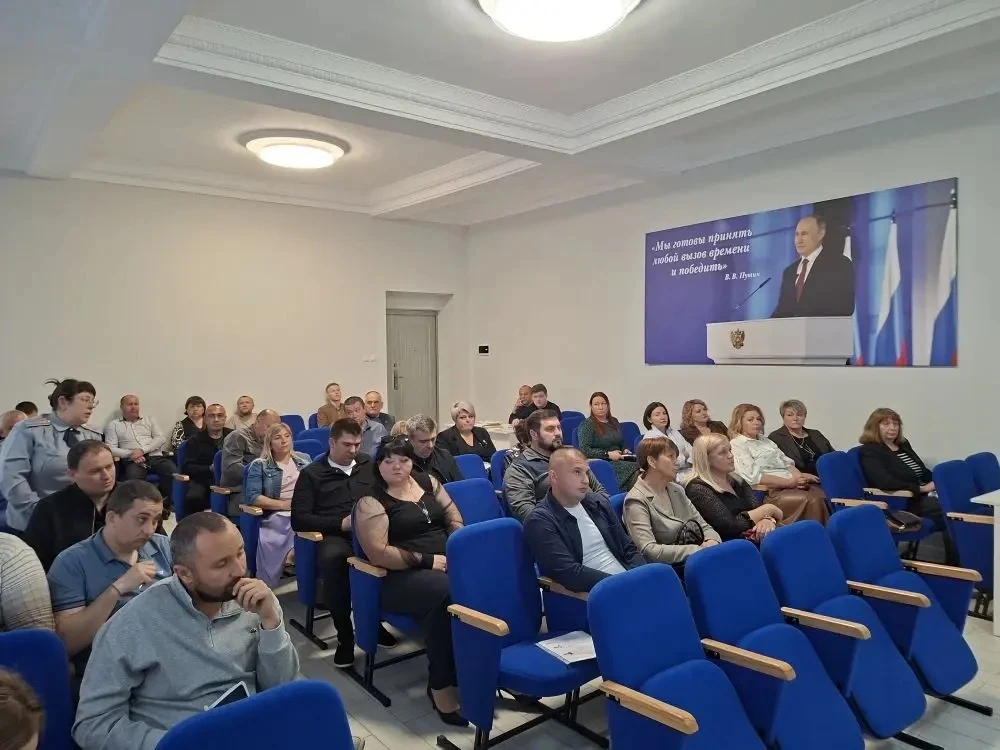 Антон Кравец: Сегодня с участием Представителя Главы Республики Крым в группе муниципальных образований Республики Крым - Ириной Мезавцовой состоялось аппаратное совещание с руководителями предприятий и организаций района... Антон Кравец: Сегодня с участием Представителя Главы Республики Крым в группе муниципальных образований Республики Крым - Ириной Мезавцовой состоялось аппаратное совещание с руководителями предприятий и организаций района...