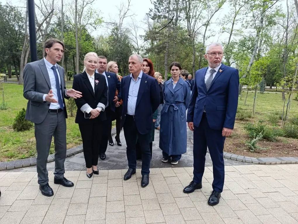 Сергей Ганзий: В рамках празднования 100-летия Крымской ГГРЭС - центра добычи и сохранения целебных сакских грязей г. Саки посетил Председатель Государственного Совета Республики Крым Владимир Андреевич Константинов Сергей Ганзий: В рамках празднования 100-летия Крымской ГГРЭС - центра добычи и сохранения целебных сакских грязей г. Саки посетил Председатель Государственного Совета Республики Крым Владимир Андреевич Константинов