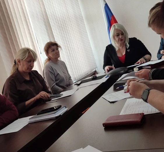 В Ленинском районе обсудили вопросы поступления налогов и сборов в бюджет В Ленинском районе обсудили вопросы поступления налогов и сборов в бюджет
