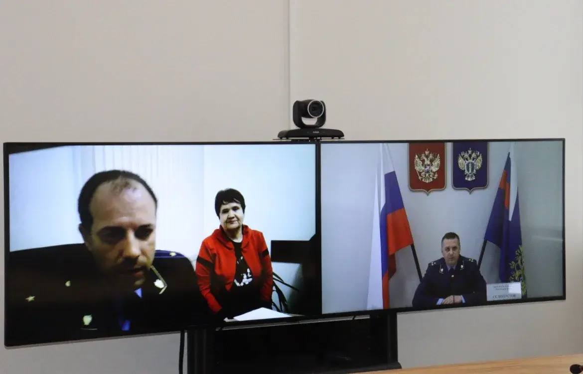 Заместитель прокурора Республики Крым Леонид Селивёрстов провел прием жителей города Армянска, Нижнегорского и Красноперекопского районов Заместитель прокурора Республики Крым Леонид Селивёрстов провел прием жителей города Армянска, Нижнегорского и Красноперекопского районов
