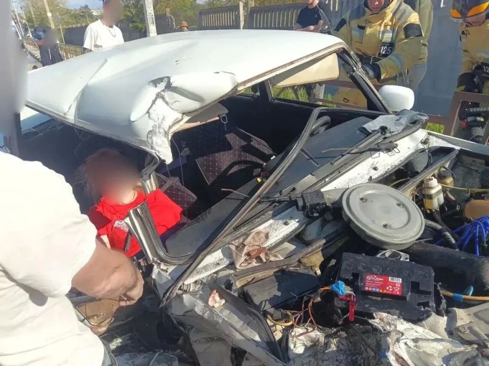 Пассажира зажало в машине в результате аварии с автобусом под Бахчисараем Пассажира зажало в машине в результате аварии с автобусом под Бахчисараем