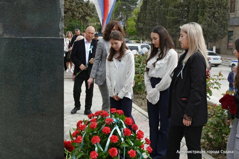 Кирилл Чебышев: В Судаке состоялись траурное мероприятие, посвящённое Дню памяти жертв депортации народов Крыма Кирилл Чебышев: В Судаке состоялись траурное мероприятие, посвящённое Дню памяти жертв депортации народов Крыма