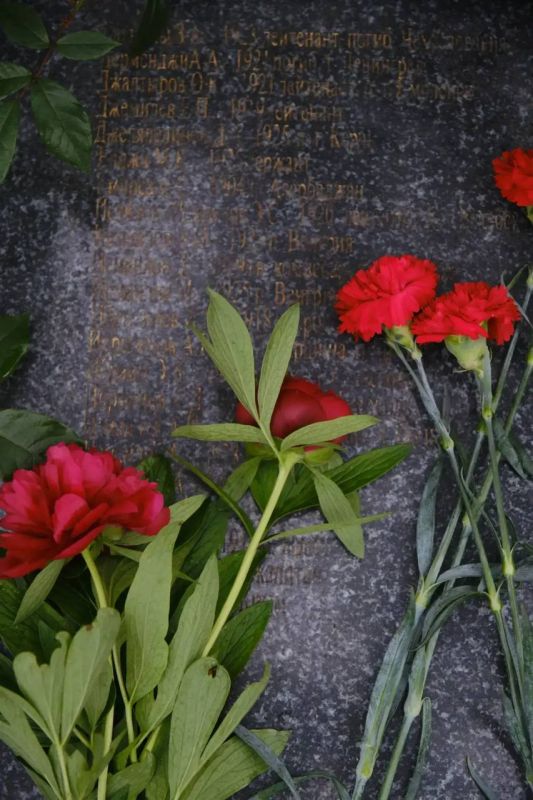 Ялта помнит…. 82 года назад началась одна из самых скорбных страниц в истории Крыма – депортация крымских татар, а затем - армян, болгар, греков, немцев, итальянцев, других народов, населявших тогда полуостров Ялта помнит…. 82 года назад началась одна из самых скорбных страниц в истории Крыма – депортация крымских татар, а затем - армян, болгар, греков, немцев, итальянцев, других народов, населявших тогда полуостров
