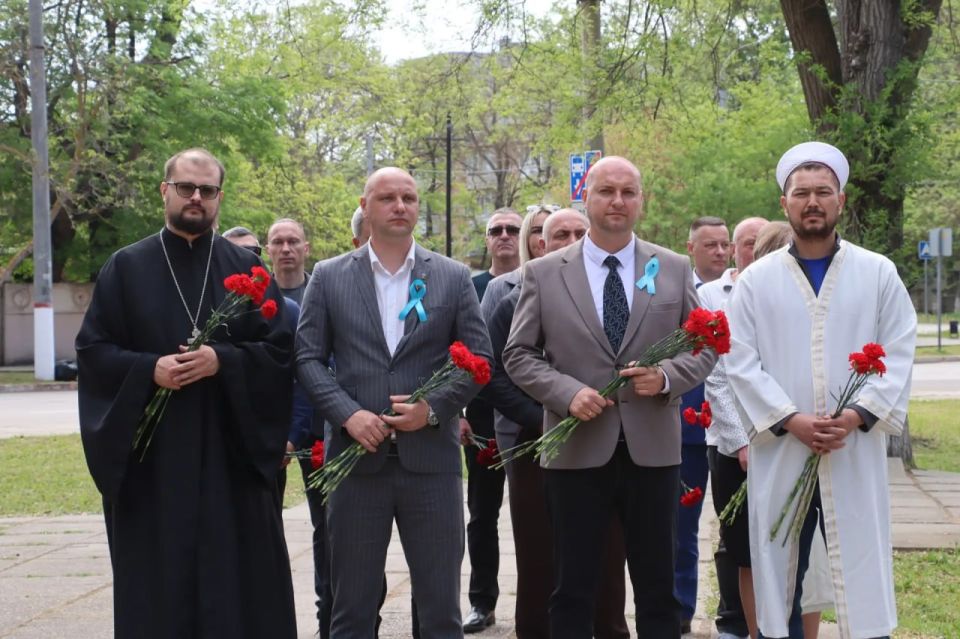 Иван Кошель: Сегодня на привокзальной площади Керчи почтили память депортированных в годы войны народов Крыма