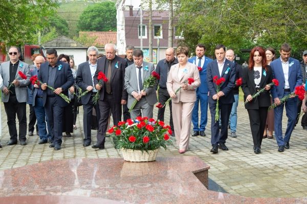 В Крыму почтили память жертв депортации В Крыму почтили память жертв депортации