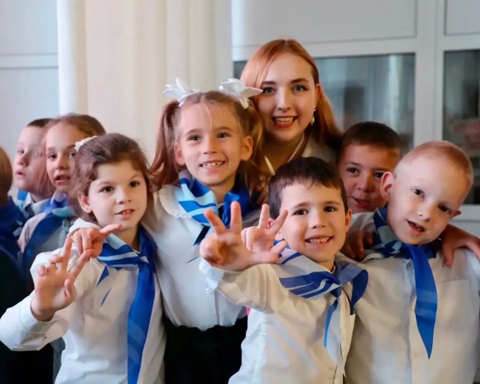 Михаил Развожаев: Приветствую ребят и девчонок из Севастополя! Михаил Развожаев: Приветствую ребят и девчонок из Севастополя!