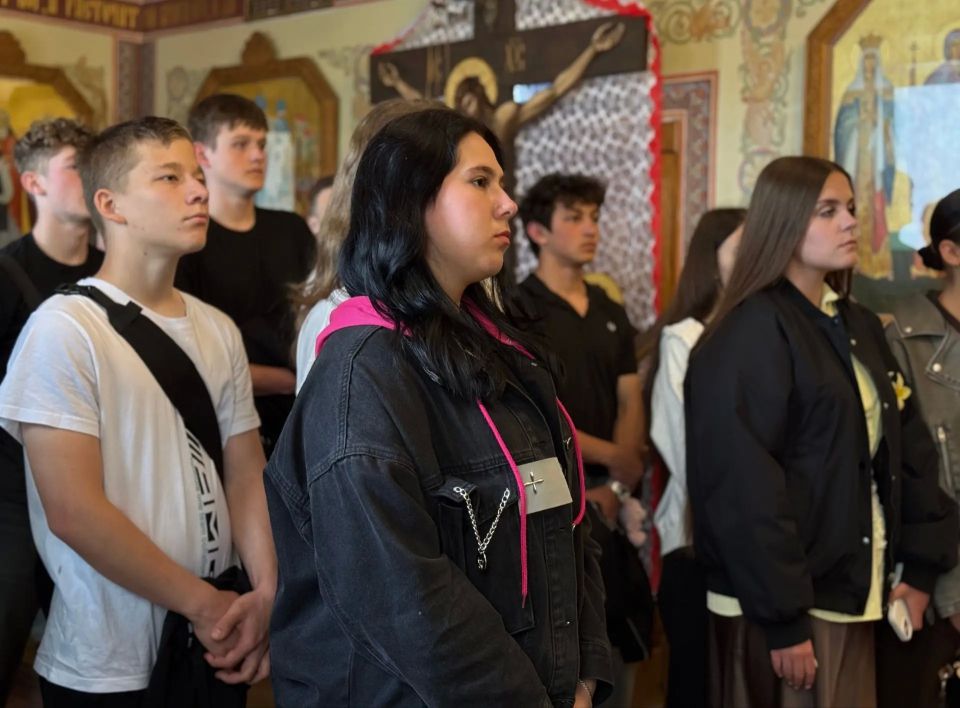 В образовательных учреждениях Крыма продолжаются мероприятия, направленные на популяризацию традиционных семейных и духовных ценностей В образовательных учреждениях Крыма продолжаются мероприятия, направленные на популяризацию традиционных семейных и духовных ценностей