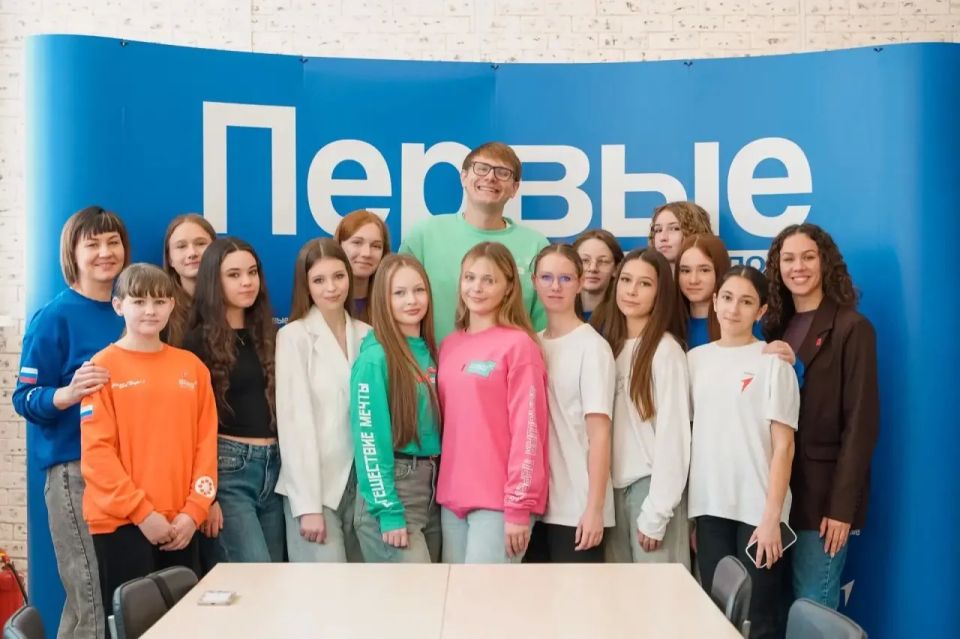Михаил Развожаев: Приветствую ребят и девчонок из Севастополя! Михаил Развожаев: Приветствую ребят и девчонок из Севастополя!