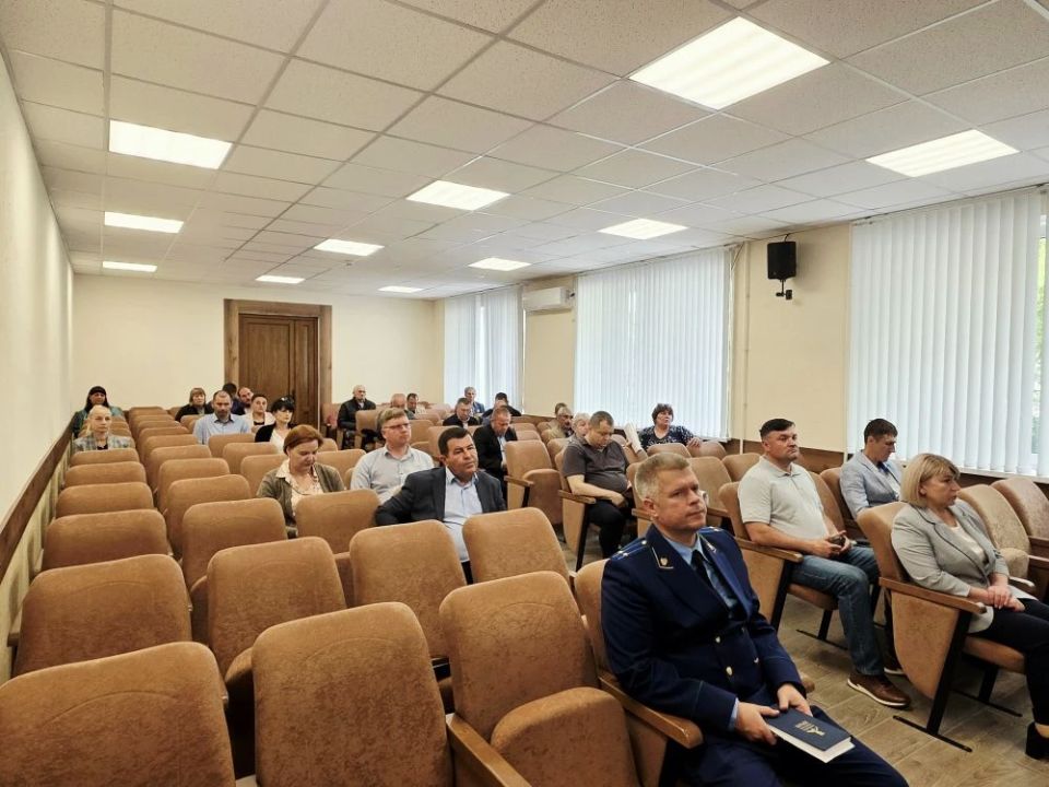 В муниципальном образовании Первомайский район Республики Крым состоялись публичные слушания, на которых был рассмотрен и обсужден проект решения «Об исполнении бюджета муниципального образования Первомайский район... В муниципальном образовании Первомайский район Республики Крым состоялись публичные слушания, на которых был рассмотрен и обсужден проект решения «Об исполнении бюджета муниципального образования Первомайский район...